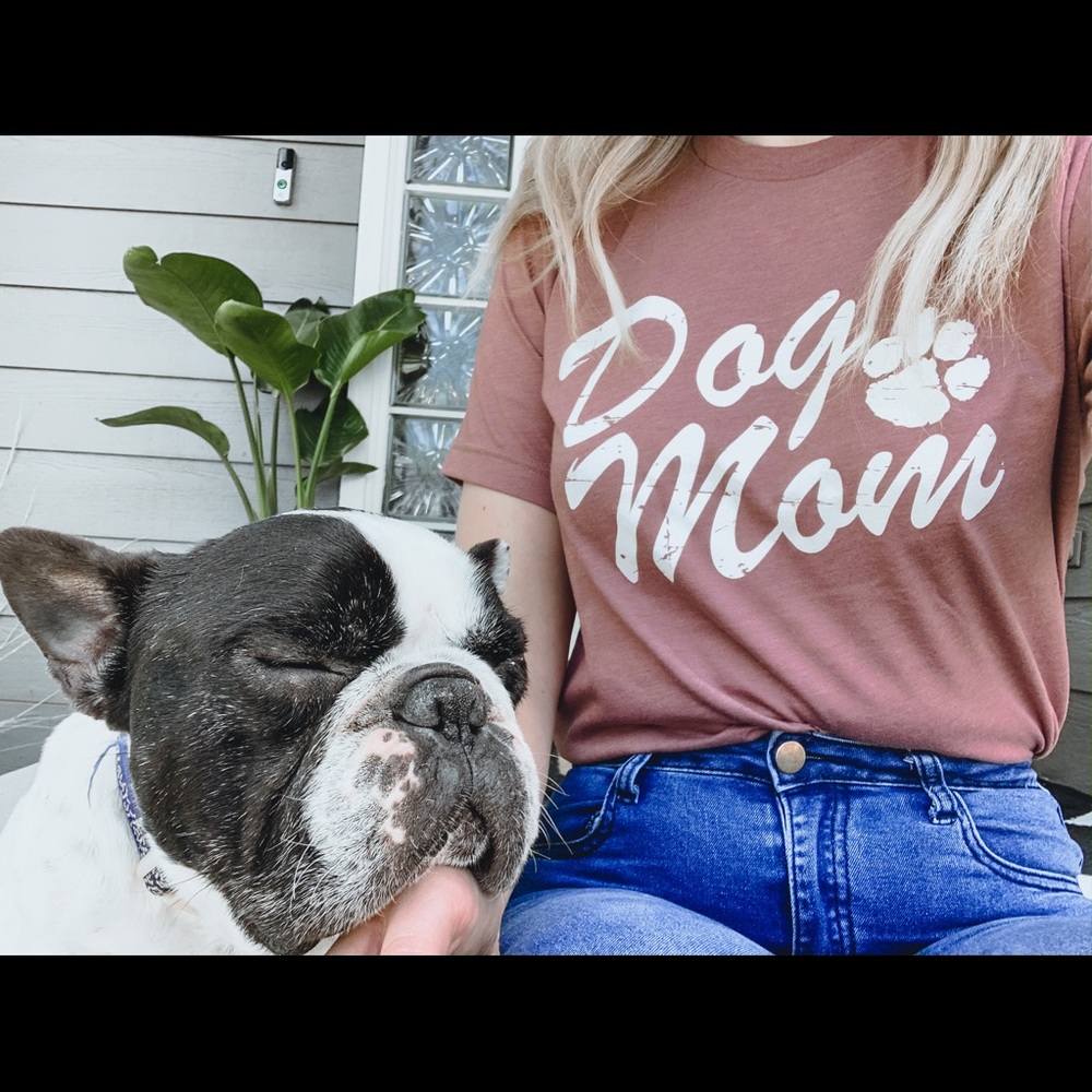 Dog Mom Tee